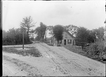 GN2974 Een boerderij nabij de Rondewei; ca. 1920