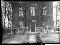 GN3124 Het gemeentehuis; ca. 1910