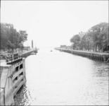 GN3218 Hellevoetsluis; De haven van Hellevoetsluis (spiegelbeeld), 1935