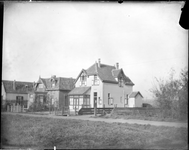 GN3382 Houten villa langs de Kouwenoordseweg; ca. 1920