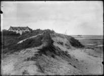 GN5075 De duinen, met op de achtergrond Huize Zonnevanck; ca. 1920
