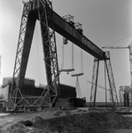 C1667 De bouwput van het sluizencomplex voor de Haringvlietdam; 3 juni 1960