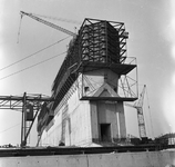 C1669 De bouwput van het sluizencomplex voor de Haringvlietdam; 3 juni 1960