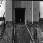 C1671 De bouwput van het sluizencomplex voor de Haringvlietdam; 3 juni 1960