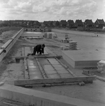 C1781 Zwembad De Hoogwerf in aanbouw; 16 augustus 1961