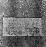 C1924 Gedenksteen uit de heul van het Molenhaventje; juni 1980