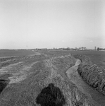 C2030 De onverharde Lageweg in Vierpolders; maart 1989