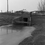 C2037 Sluis in de polder Zwartewaal; februari 1986