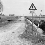 C2114 De onverharde Bonseweg in Nieuwenhoorn; Maart 1988