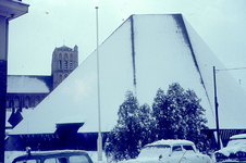 F0225 De nieuwe gereformeerde kerk in de sneeuw; winter 1969