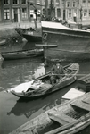F1198 Bootje in de haven; ca. 1935