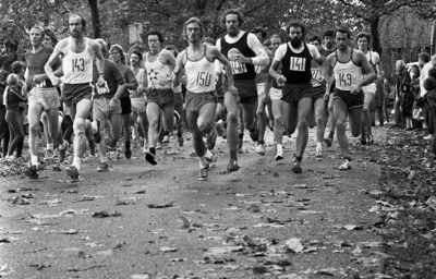 RJ000000268 De start van de 19e Edamse vestingloop. (NNC 23-10-1972)