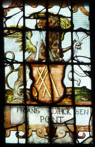 NL-PmWA_0059_120002659 Edam. Glas-in-loodraam in de Grote Kerk of St. Nicolaaskerk. Detail gebrandschilderd glas 'Frans ...
