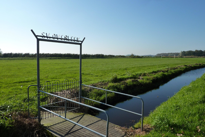 NL-PmWA_0059_120002697 Toegangspoort van Sportvereniging Overleek. Op dit veld oefende en speelde de voetbalvereniging ...