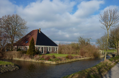 NL-PmWA_0059_120002737 Purmer, Oosterweg. Boerderij nog in bedrijf in januari 2011.