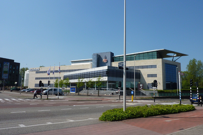 NL-PmWA_0059_120002766 Purmerend, Wielingenstraat, Rabobank. Pand uit 1998, ontworpen door architectenbureau Van Manen ...