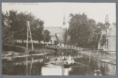 WAT002002824 Het Hop in Oostknollendam.Op de achtergrond: de Nederlands Hervormde kerk uit 1863, welke medio 1982 werd ...