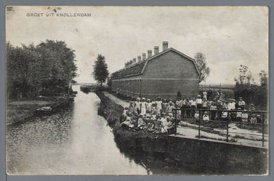 WAT002002836 Sluisstraat Oostknollendam. In 1912 bouwden de aannemers P. Wakker en Meindert Bus (Oostknollendam) in ...