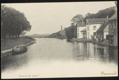 VHP001000026_007 De Beemsterringvaart met rechts het Witte Huis