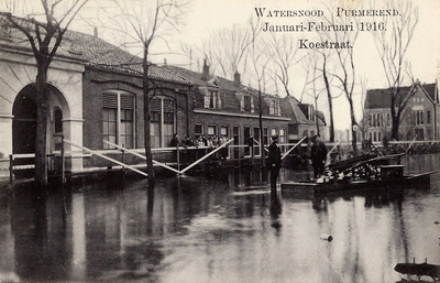 UPL000000095 Purmerend, Koestraat. Watersnood Januari-Februari 1916.