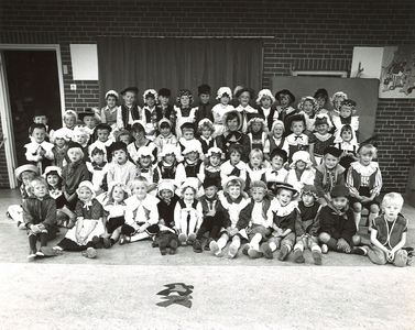 UPL-klas0166 Klassenfoto Moriaantje Wormer