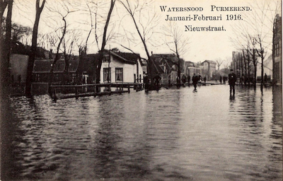 UPL000000098 Purmerend, Nieuwstraat. Watersnood Januari-Februari 1916.