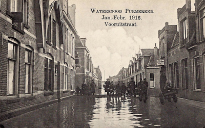 UPL000000105 Purmerend, Vooruitstraat. Watersnood Januari - Februari 1916.