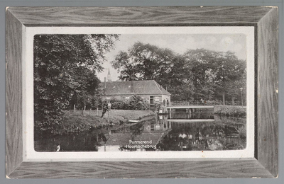 WAT001012612 Het molenplantsoen met de oude Hoornsche brug met op de achtergrond de spits van de Katholieke kerk.
