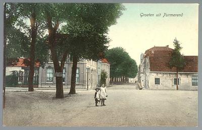 WAT001012819 Hoek Koestraat, vanaf het Looiersplein gezien. Met links een bord met de volgende tekst Het berijden der ...