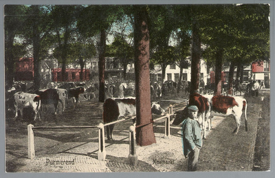 WAT001012821 Koemarkt. Op de kop van de koemarkt verhandelde men al sinds 1612 koeien, ossen, paarden, varkens en ...