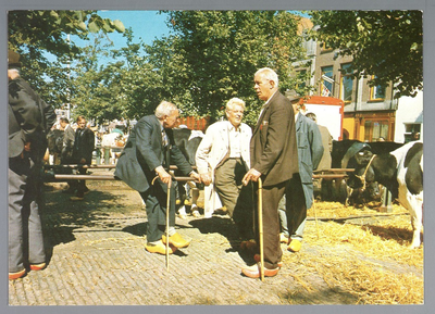 WAT001012824 Koemarkt. Op de kop van de koemarkt verhandelde men al sinds 1612 koeien, ossen, paarden, varkens en ...