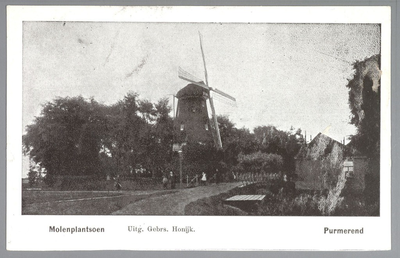 WAT001012851 Meelmolen ,,De Noord ' met een aantal huisjes die deels in het water stonden. De molen is op 12 september ...