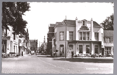 WAT001013044 Het Tramplein met links hotel-restaurant De Amsterdamsche Poort van Piet Arzbach en rechts hotel ...
