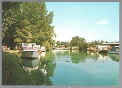 WAT001013088 De Where met een aantal plezier- en woonboten.