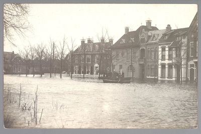WAT001013233 Als gevolg van een zware noordwester storm brak in januari 1916 de Waterlandse Zeedijk tussen Monnickendam ...