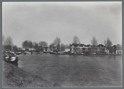 WAT001000004 Kanaalkade Purmerend, gezien vanaf de Zuiddijk.