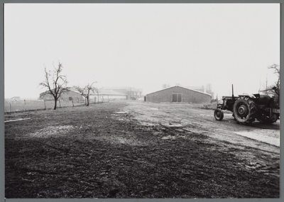 WAT001000019 Boerenland met loodsen aan de Hobrederweg/laan in de Beemster