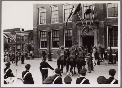 WAT001001061 Muziekkorps van de Rijkspolitie, tijdens Stadsfeest Edam. Zie ook: WAT001001070; Zie ook: WAT001001071