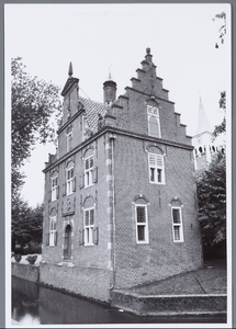 WAT001001440 Raadhuis van Jisp. Zijaanzicht.