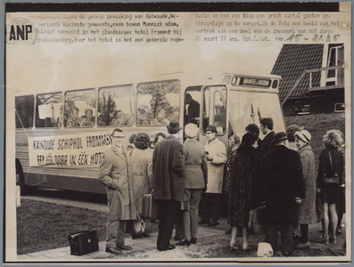 WAT001001545 Bijna de gehele bevolking van Katwoude, Nederlands kleinste gemeente, net boven Monnickendam, slaapt ...