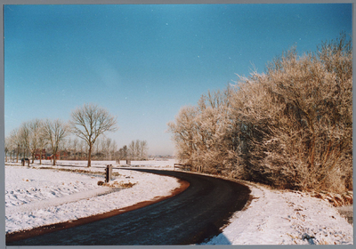 WAT001001675 Sneeuwlandschap: Durkweg vanuit Kwadijk richting Hobrede.