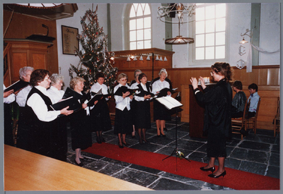 WAT001001679 Kwadijker zangkoor in de Kwadijker kerk. Het rechthoekige zaalkerkje aan de Dorpsstraat in Kwadijk stamt ...