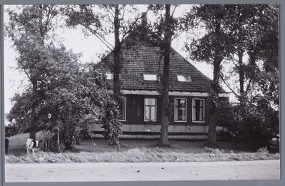 WAT001002071 Stolpboerderij van Wim en Greta Muts aan de Middelie 23