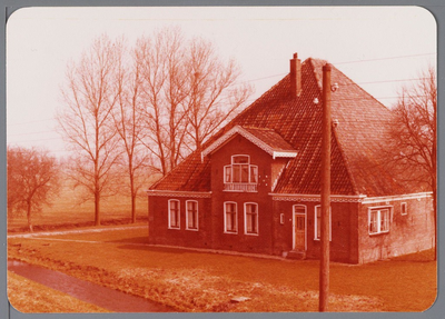 WAT001002704 Stolpboerderij aan de Westdijk E 12 in de Purmer.
