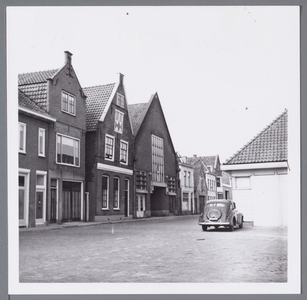 WAT001002784 Vierde gebouw van links het afslaggebouw van Afslagvereniging Beemster,Purmerend en Omstreken van 1927. ...