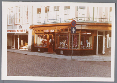 WAT001002825 Sporthuis Korver en rechts Brillenhuis, Breedstraat 35.