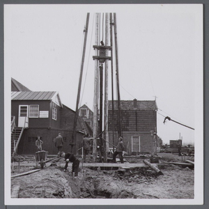 WAT001002881 Bouw van de nieuwe Nederlandse Middenstandbank, Dubbel Buurt nummer 21 en 23.