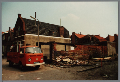 WAT001003060 Sloop van een Loods van de gebroeders C. en D. Prins, Hoornse Buurt 22.