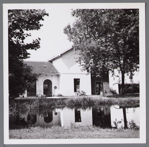 WAT001003090 Het gebouw met de naam Het Witte Huis is gebouwd in 1842 door aannemer Jacob Eisenberger. De architect was ...