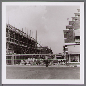 WAT001003266 Bouw en heiwerk van de Nederlandse Middenstandsbank aan de Kalversteeg.